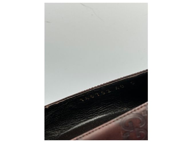 Gucci Escarpins en cuir embossé monogramme GG Marron - vue 9