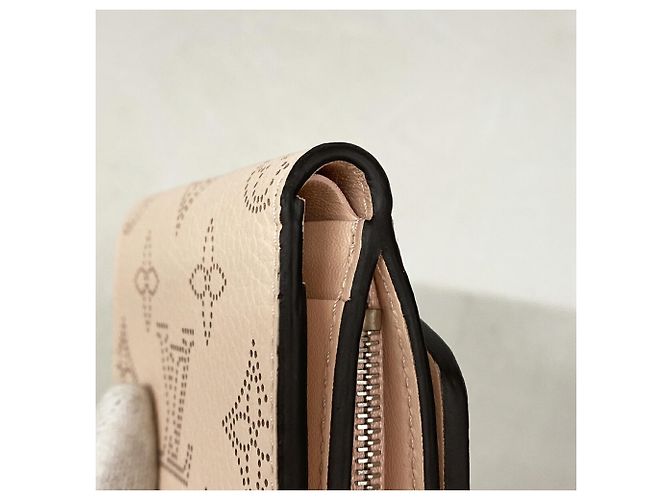 Louis Vuitton Mahina Portefeuille Iris XS Tri-fold Wallet - vista 6