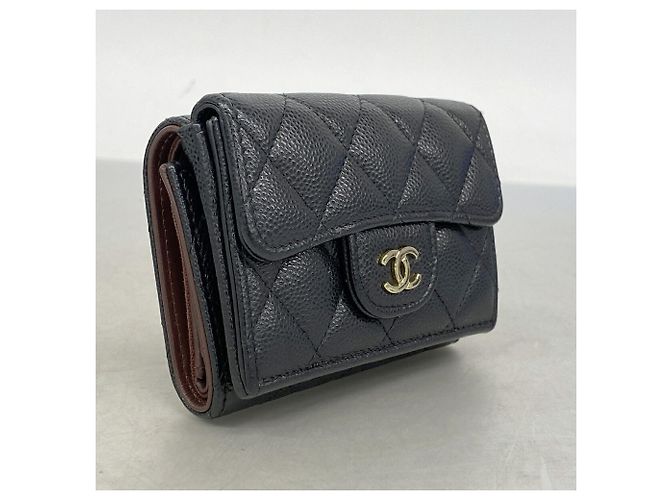 Portafoglio tri-fold Chanel in nero - vista 2