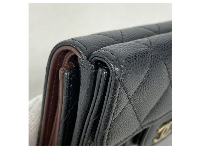 Portafoglio tri-fold Chanel in nero - vista 6