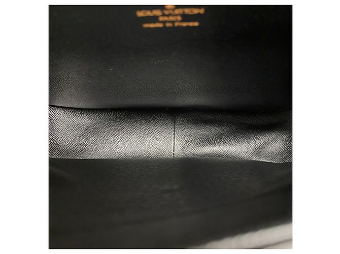 Borsa a tracolla Louis Vuitton Epi Cartouchiere Nero - vista 4