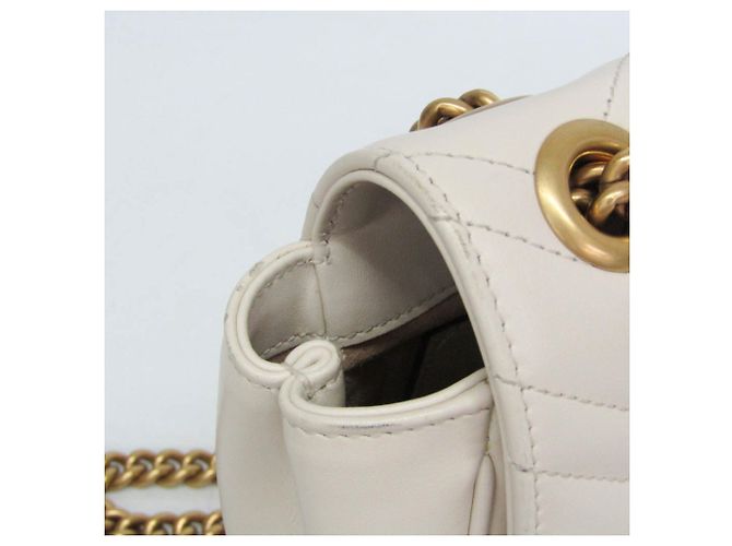 Borsa a tracolla con catena Gucci GG Marmont Bianco - vista 10