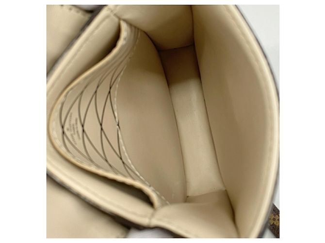 Borsa a tracolla Louis Vuitton Monogram Reverse Pochette Trunk Vertical Marrone - vista 4