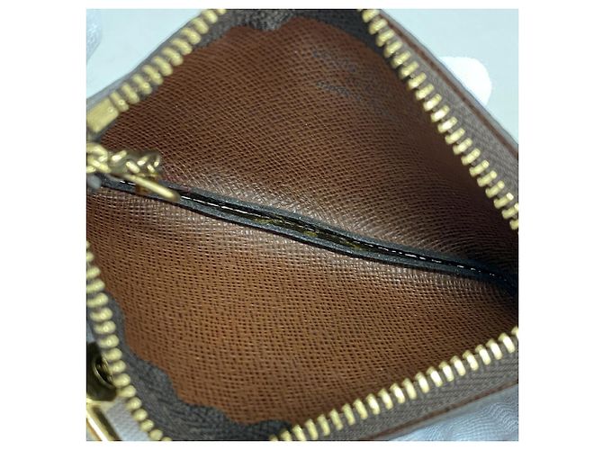 Louis Vuitton Monogram Pochette Clé Coin Case Castaño - vista 3