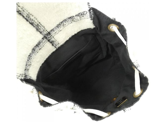 Chanel AS3615 Rucksack Schwarz Weiß - Ansicht 10