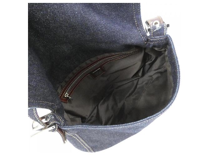 Borsa a tracolla Fendi Mamma Baguette 26325 Blu navy - vista 10