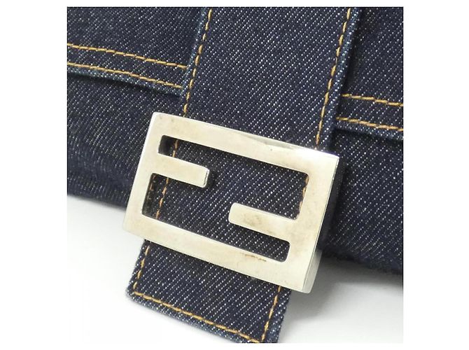 Borsa a tracolla Fendi Mamma Baguette 26325 Blu navy - vista 4