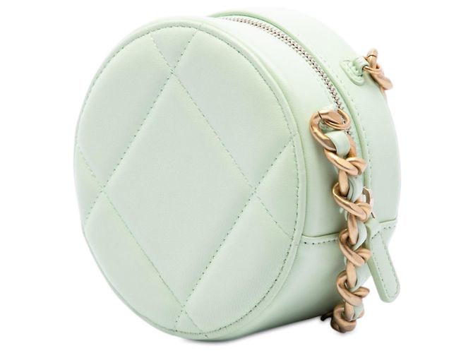 Clutch rotonda Chanel 19 con catena in pelle d'agnello verde - vista 2