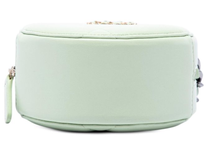 Clutch rotonda Chanel 19 con catena in pelle d'agnello verde - vista 3