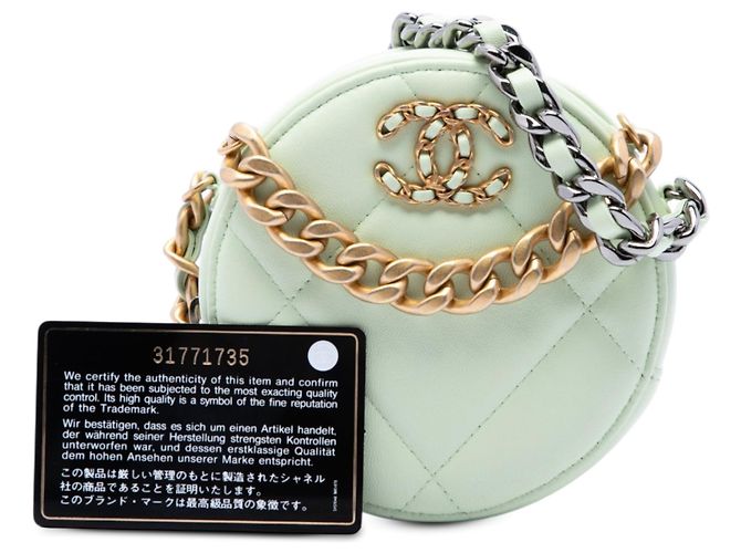 Clutch rotonda Chanel 19 con catena in pelle d'agnello verde - vista 7