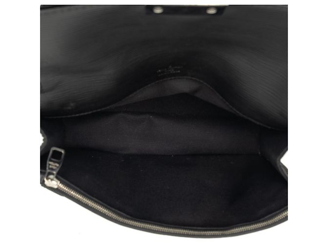 Clutch Louis Vuitton Black Epi Neo Belaia Nero - vista 4