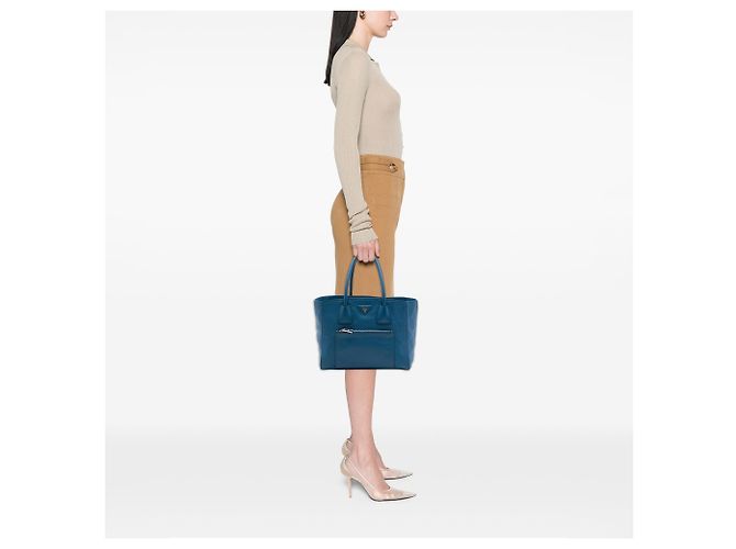 Tote Shopping Bag Prada in pelle di vitello morbida blu con tasca frontale - vista 6