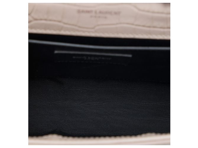 Saint Laurent Borsa a Tracolla Kate Tassel in Pelle Effetto Coccodrillo Marrone Medium Monogramma Beige - vista 4