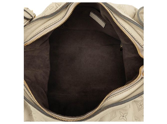 Louis Vuitton Brown Monogram Mahina XS Marrone Beige - vista 4