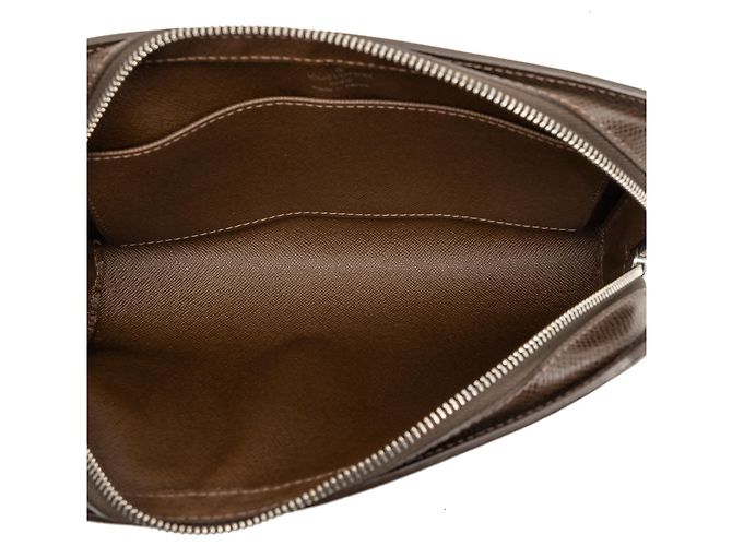 Louis Vuitton Brown Taiga Pochette Baikal Marrone Marrone scuro - vista 4