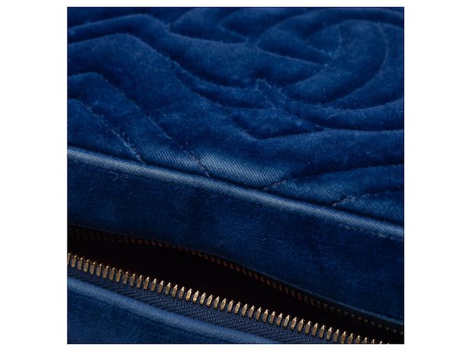 Gucci Borsa a Tracolla Small GG Marmont Matelassé in Velluto Blu - vista 6