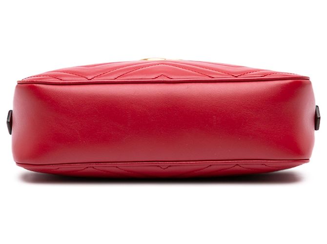 Gucci Borsa a tracolla Small GG Marmont in pelle matelassé rossa Rosso - vista 3