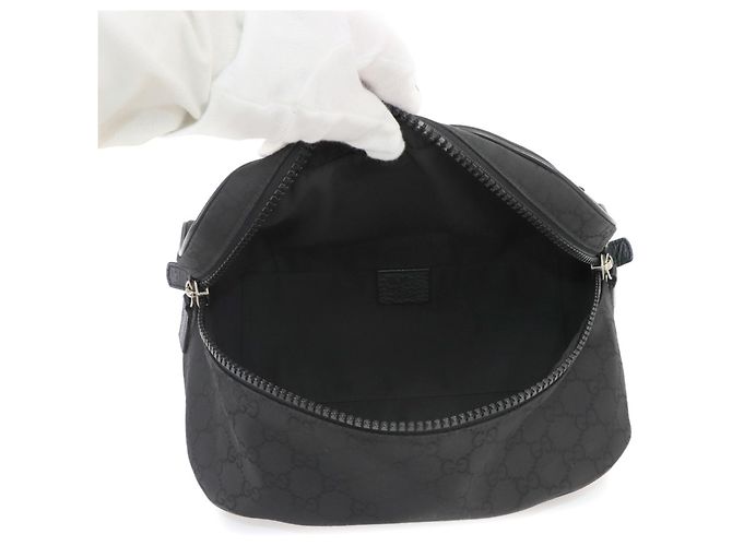 Sac à main bandoulière et taille Gucci GG Nylon en noir - vue 5