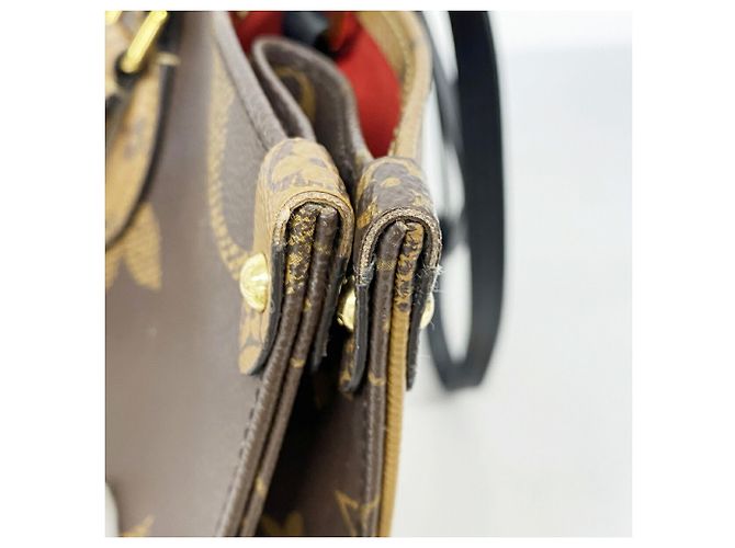 Borsa Tote Louis Vuitton Monogram Giant Reverse OnTheGo MM Marrone - vista 7