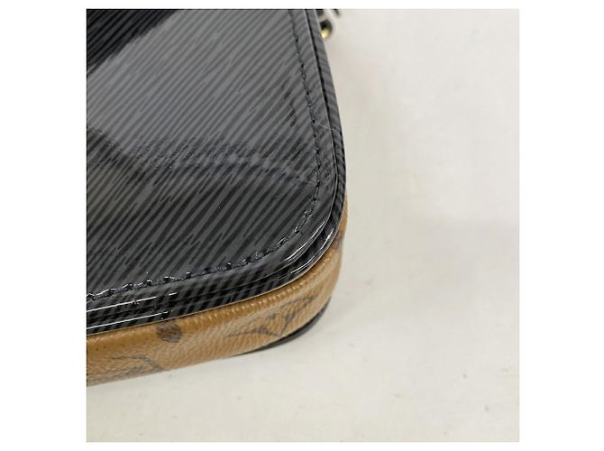 Louis Vuitton Shiny Epi Monogram Reverse Pochette Metis MINI Nero - vista 10