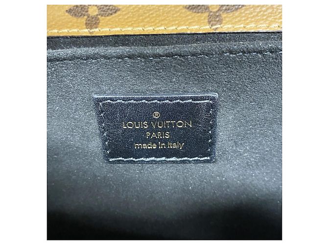Louis Vuitton Shiny Epi Monogram Reverse Pochette Metis MINI Nero - vista 5