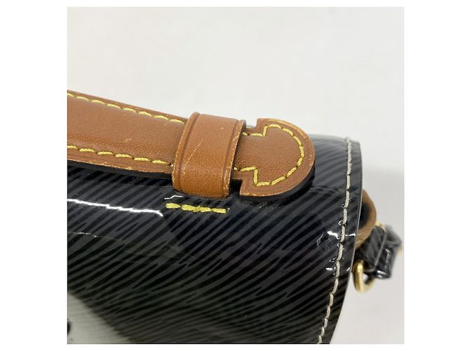 Louis Vuitton Shiny Epi Monogram Reverse Pochette Metis MINI Nero - vista 7