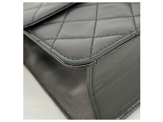 Borsa a tracolla Chanel Matelassé con catena Nero - vista 6