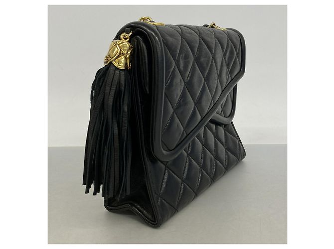 Chanel Matelassé Shoulder Bag Black - view 2