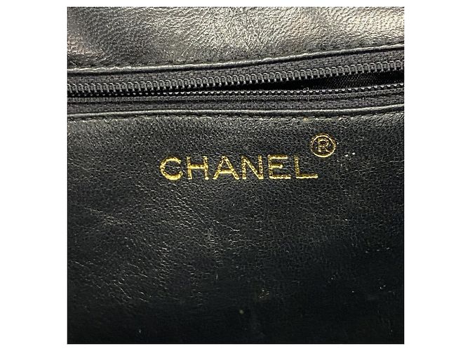 Chanel Matelassé Shoulder Bag Black - view 5