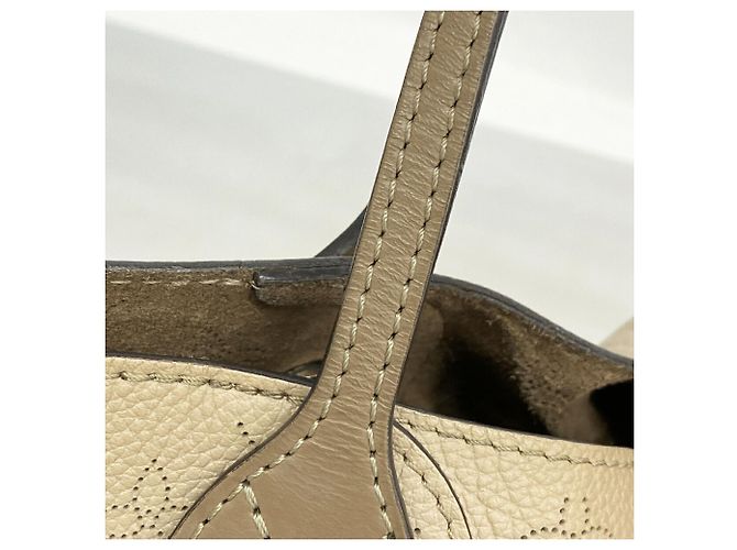 Borsa Louis Vuitton Mahina Hina PM - vista 8