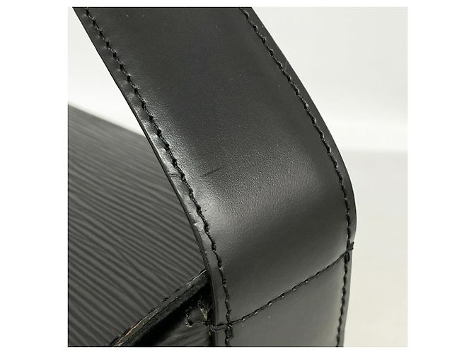 Louis Vuitton Epi Sac Sole Shoulder Bag Nero - vista 7
