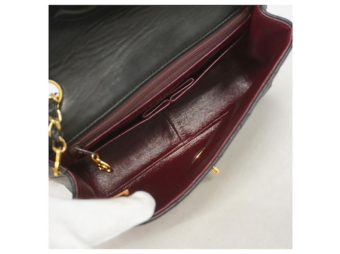 Borsa a tracolla Chanel Matelassé con catena Nero - vista 4