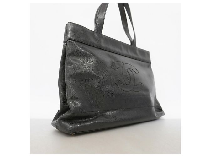 Saco Tote Chanel em couro de bezerro granulado preto - vista 2