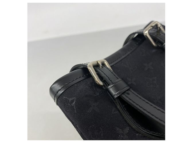Borsa a mano Little Bucket in raso Monogram Louis Vuitton Nero - vista 8