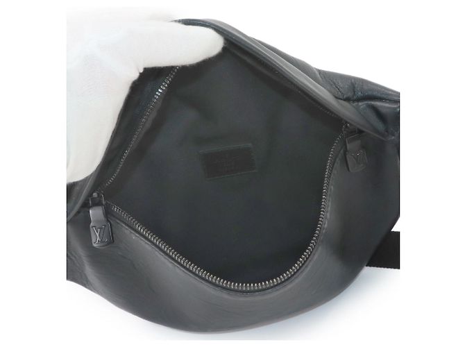 Bumbag Borsello da vita Louis Vuitton Monogram Shadow Discovery Nero - vista 5