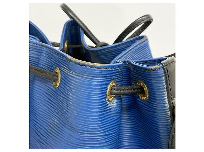 Noe Borsa a tracolla Louis Vuitton Epi Petit Noé Nero Blu - vista 7