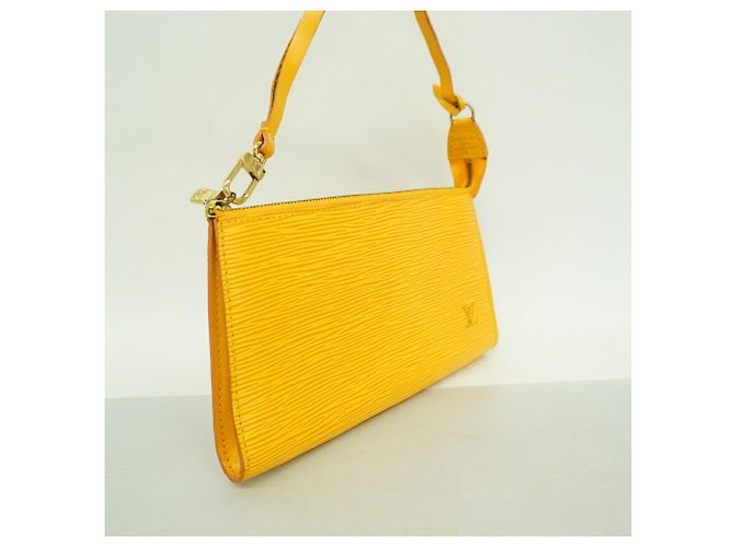Louis Vuitton Epi Pochette Accessoires M52959 Giallo - vista 2