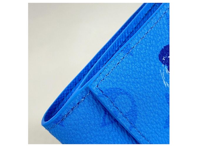 Louis Vuitton Tri-fold Wallet in Pool Blue - view 5