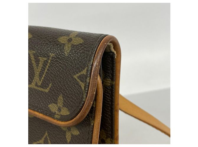 Louis Vuitton Monogram Pochette Florentine Fanny Pack Marrone - vista 6