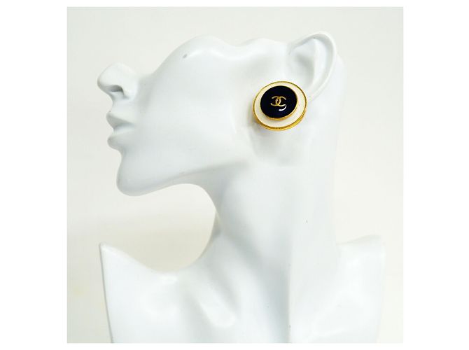 Orecchini a clip Chanel Coco Mark Nero Bianco D'oro - vista 5