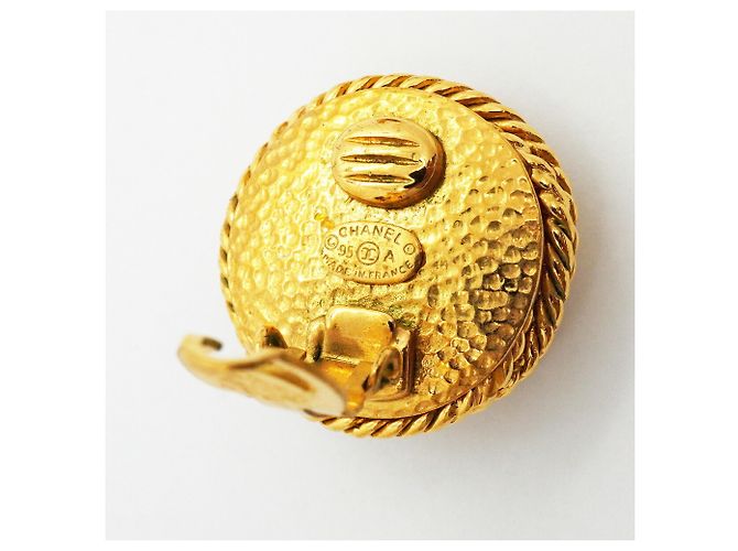 Orecchini a clip Chanel dorati con perla sintetica D'oro - vista 4