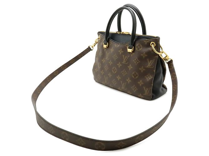 Borsa a tracolla Louis Vuitton Pallas BB Nero - vista 2