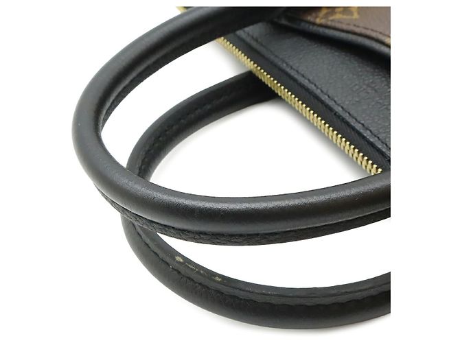 Borsa a tracolla Louis Vuitton Pallas BB Nero - vista 4
