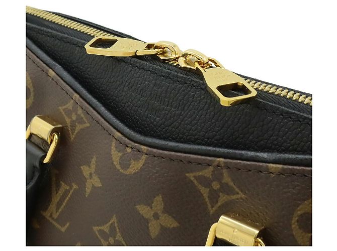 Borsa a tracolla Louis Vuitton Pallas BB Nero - vista 7