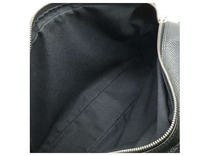 Borsa Louis Vuitton Taiga Reporter PM Nero - vista 7
