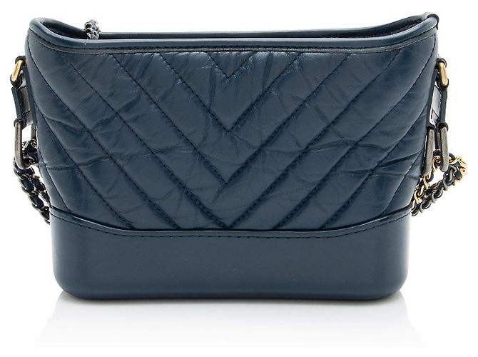 Chanel Chevron Aged Calfskin Gabrielle Small Hobo Blu - vista 3