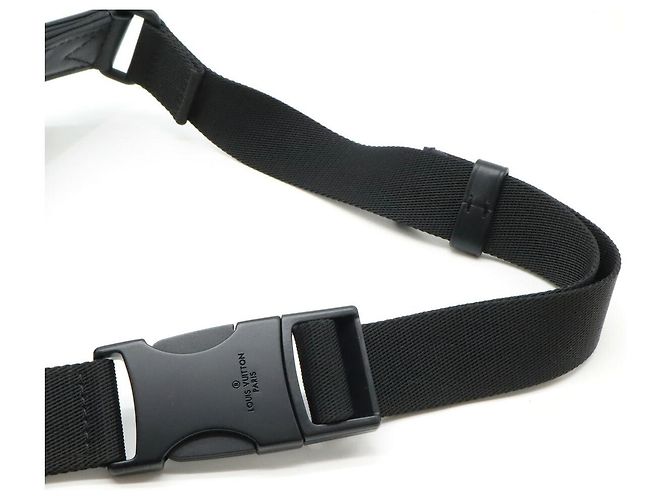 Borsello da cintura Louis Vuitton Discovery PM Multicolore - vista 4