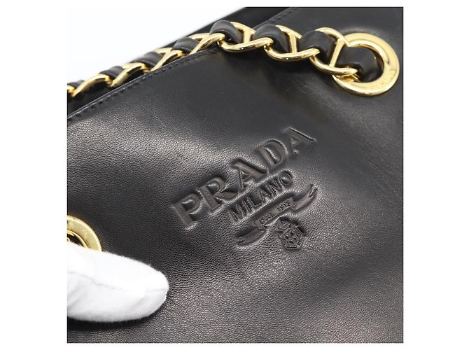 PRADA Bolso de hombro con cadena de piel negro y dorado - vista 17