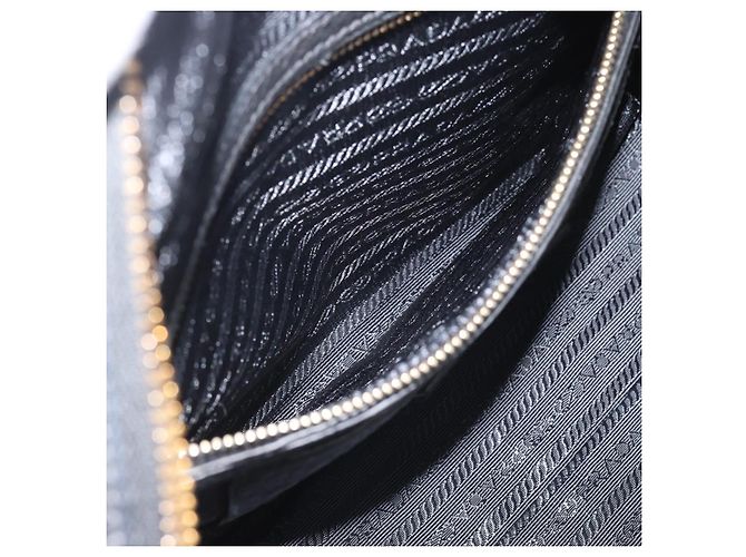 PRADA Hand Bag Leather Black Gold Tone - vista 23