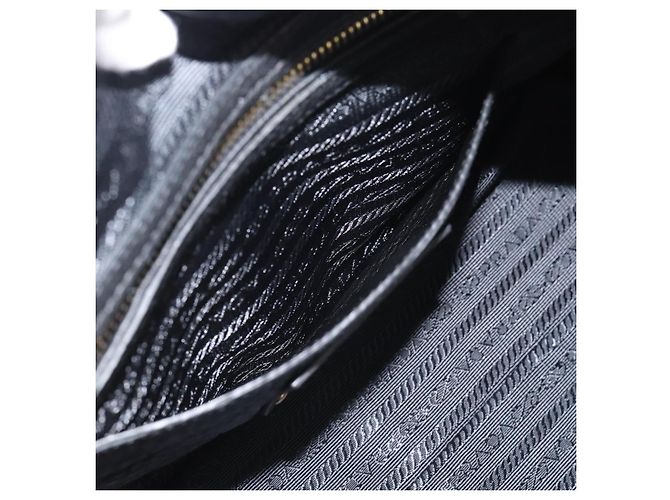 PRADA Hand Bag Leather Black Gold Tone - vista 24